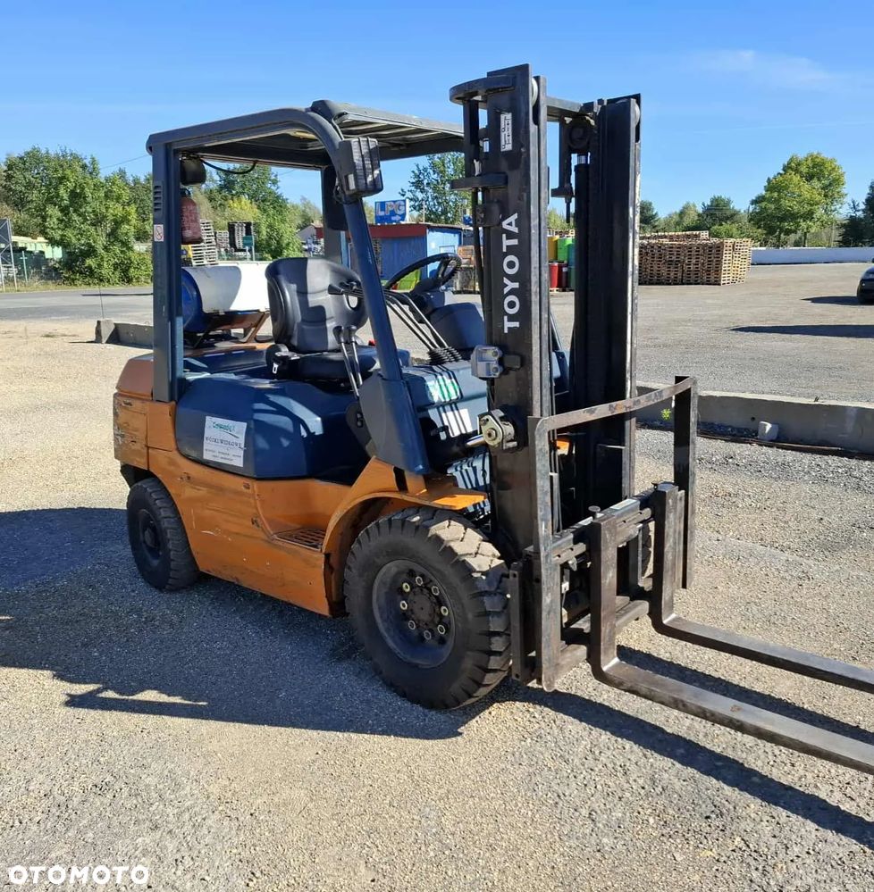 Toyota 7FGL25 - 3