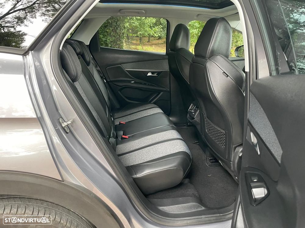 Peugeot 3008 1.2 PureTech Allure EAT8 - 31