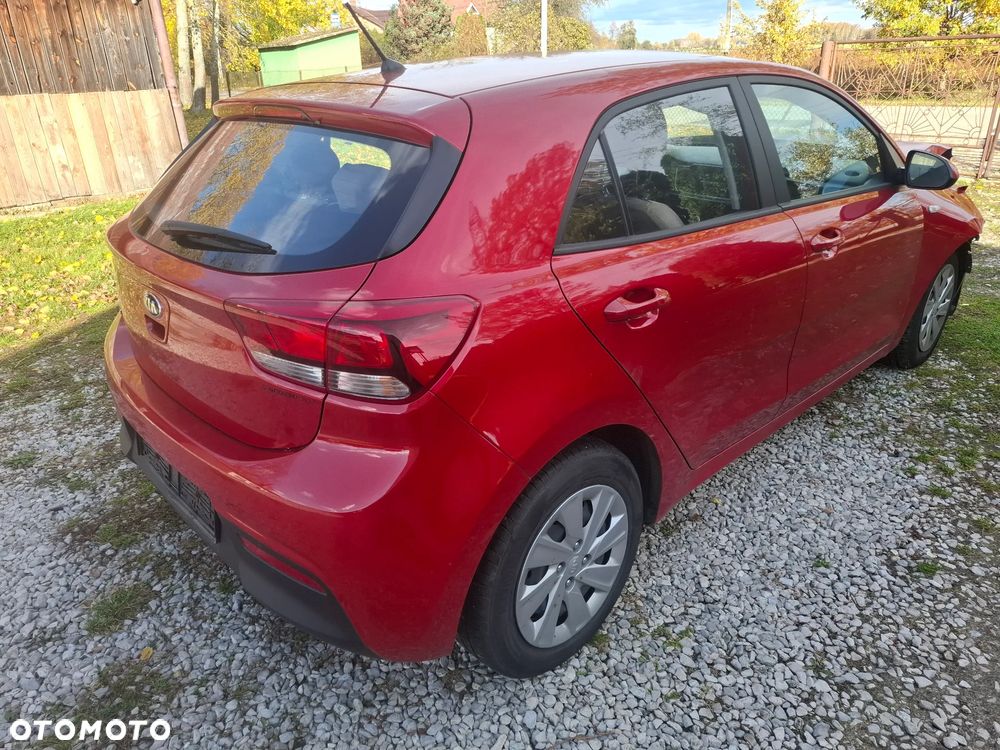 Kia Rio - 5