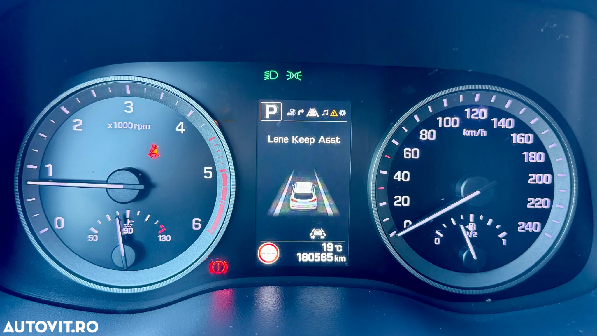 Hyundai Tucson blue 1.7 CRDi 2WD DCT Premium - 20