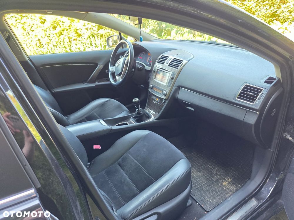 Toyota Avensis 1.8 Premium - 9