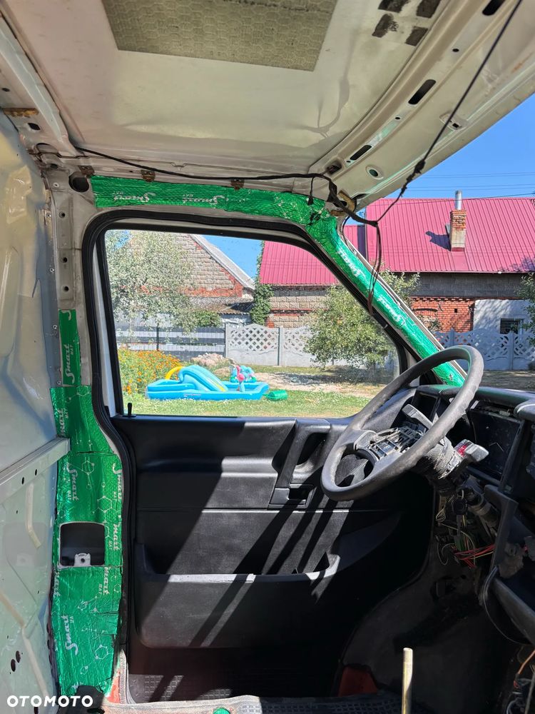 Volkswagen Transporter - 13