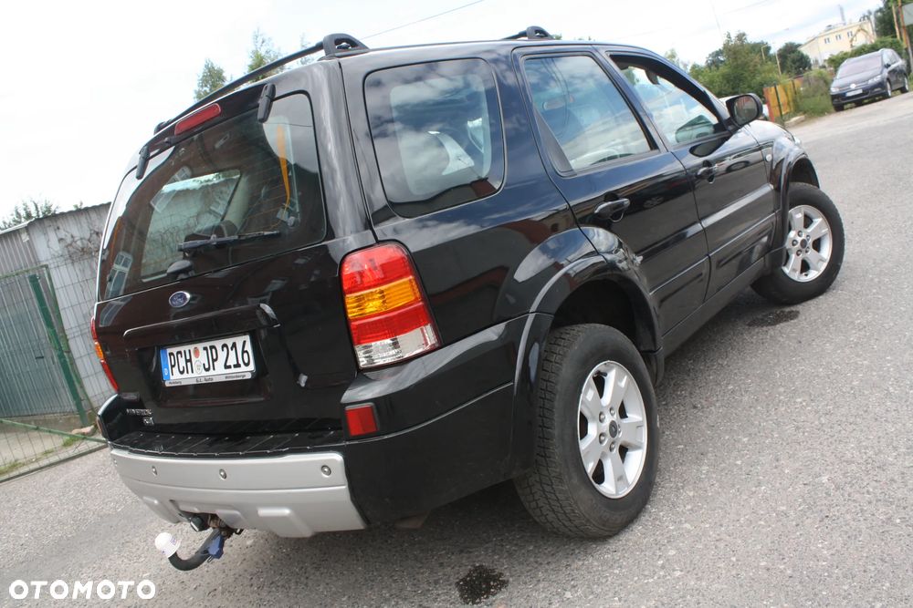 Ford Maverick Highclass - 13