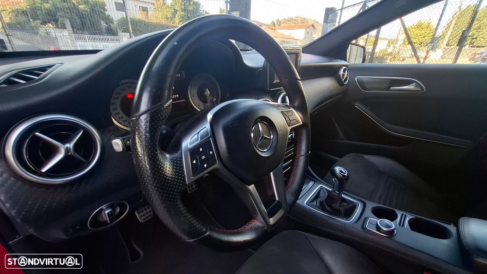 Mercedes-Benz A 180 CDI AMG Line - 22