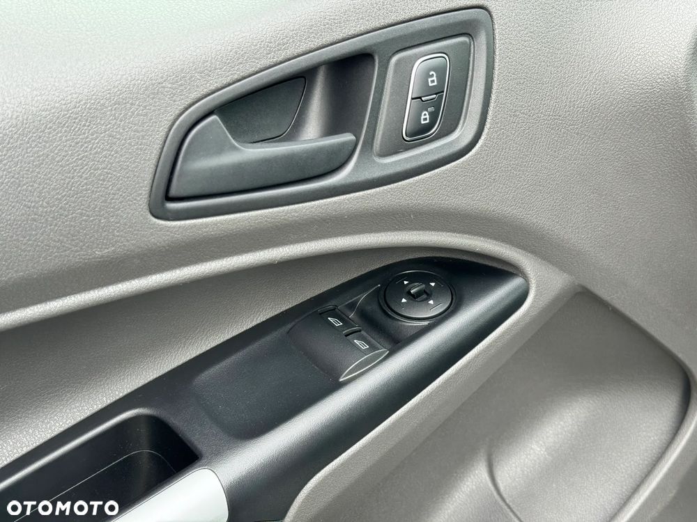Ford Transit Connect - 19