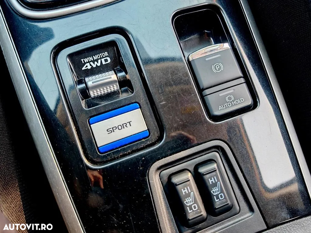 Mitsubishi Outlander 2.4 4WD Plug-In Hybrid Plus - 18