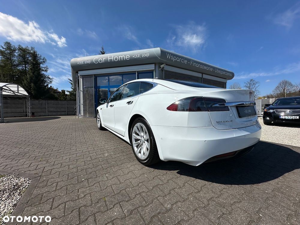 Tesla Model S 90 D - 8