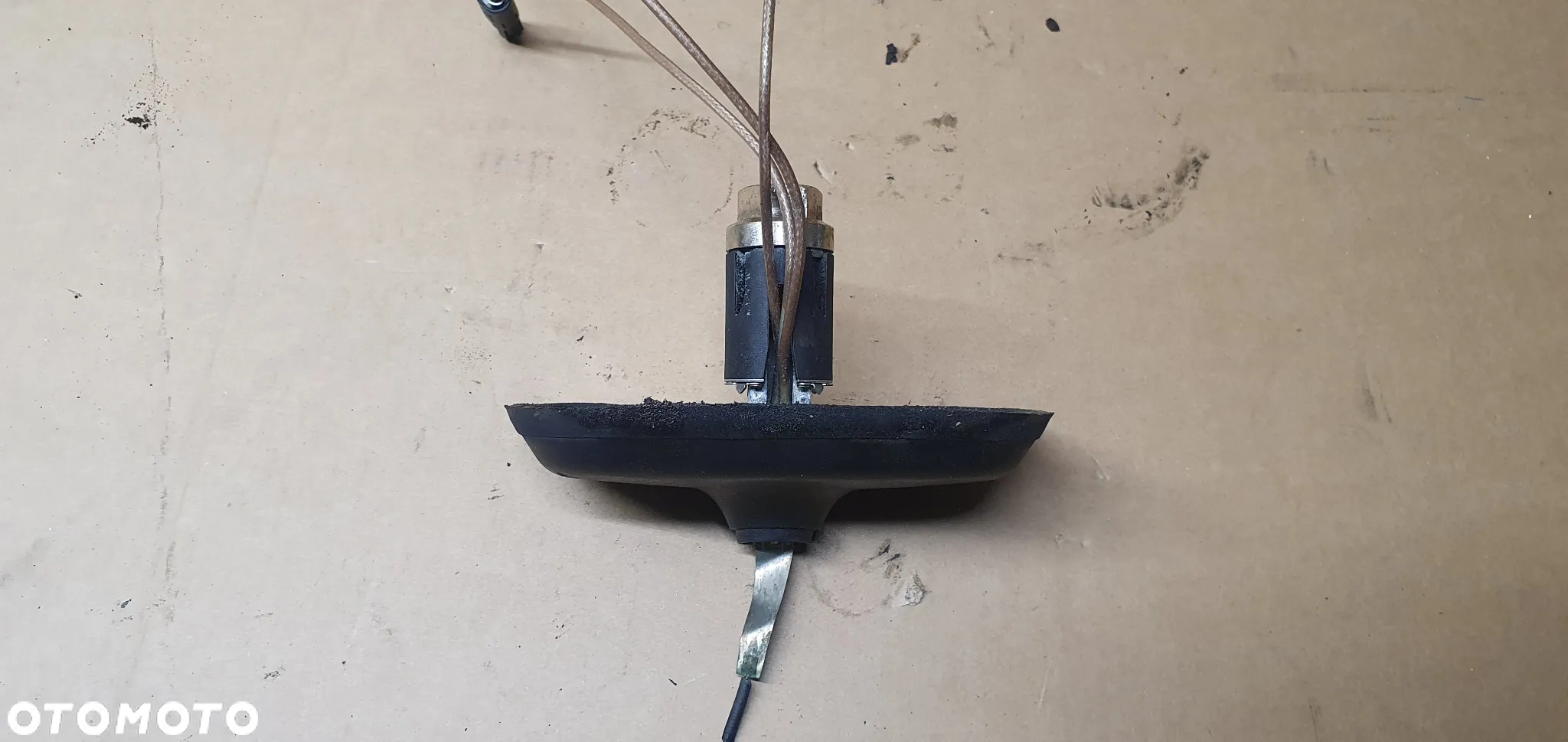 Antena dachowa radia GPS Mercedes ML W163 A1638201575 - 3