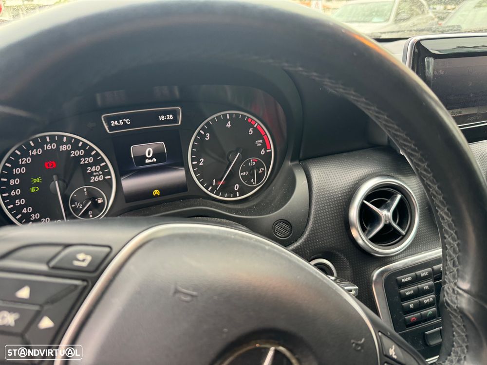 Mercedes-Benz A 160 CDI AMG Line - 8