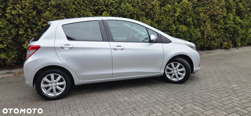 Toyota Yaris 1.33 VVT-i Executive - 14