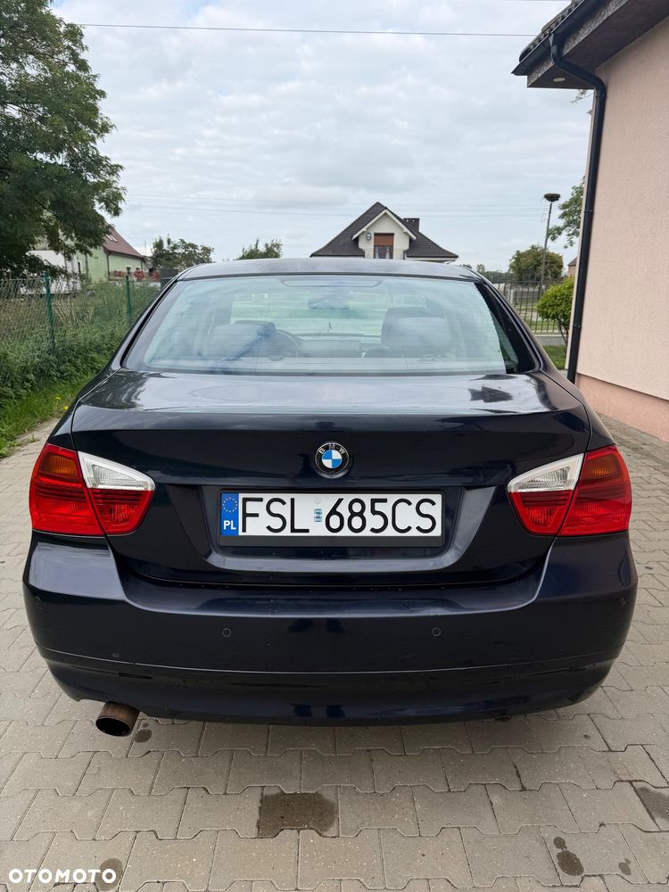 BMW Seria 3 318d - 4