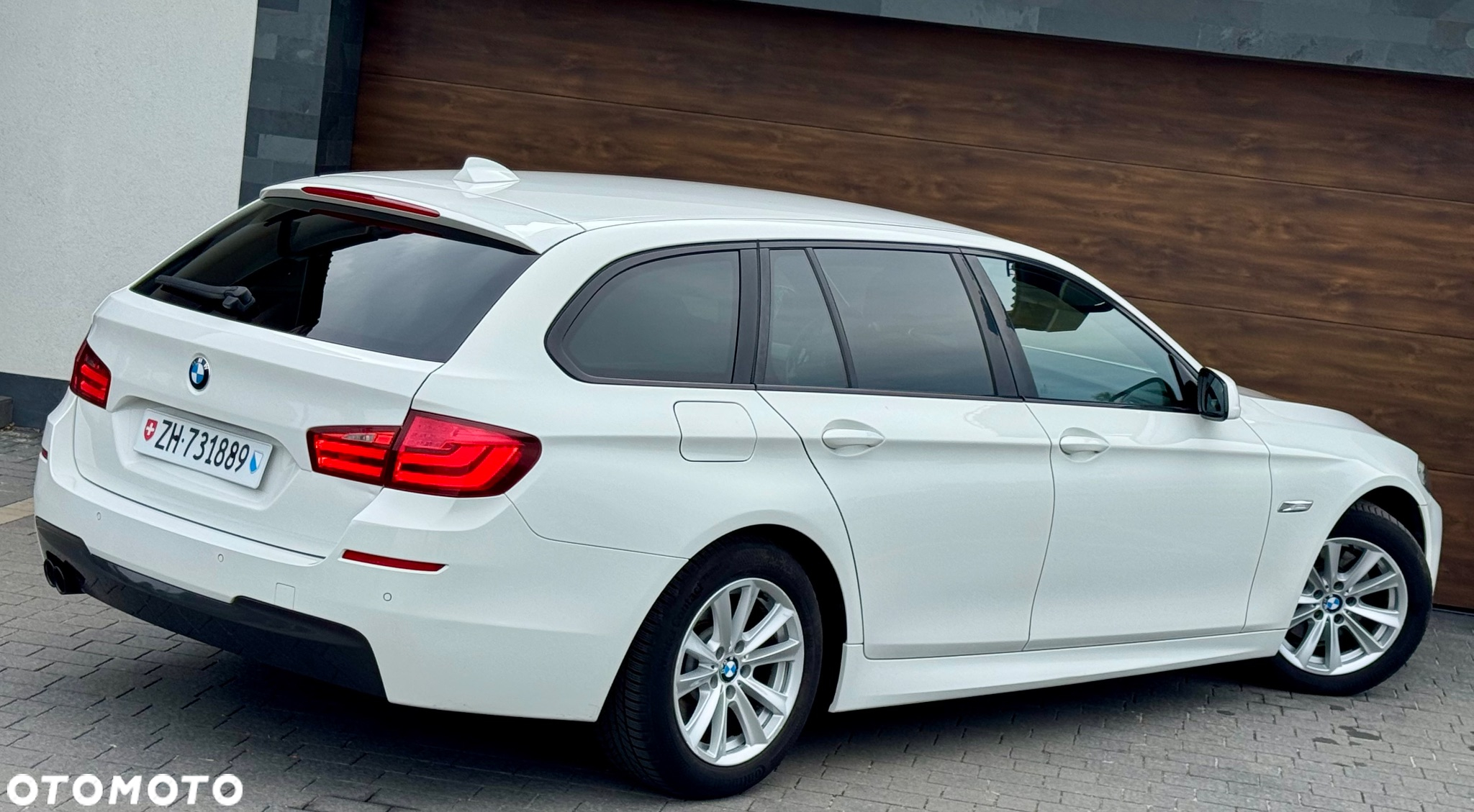 BMW Seria 5 520d Touring Sport-Aut - 10