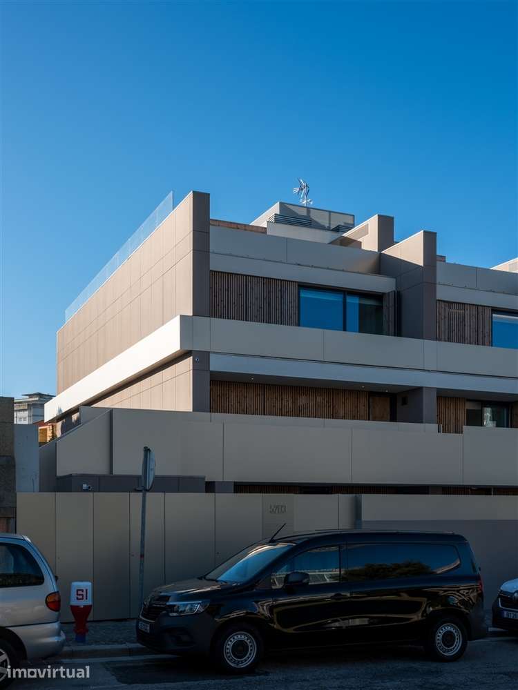 T4+1 Triplex c/ piscina junto à praia na Foz do Douro - Grande imagem: 2/33