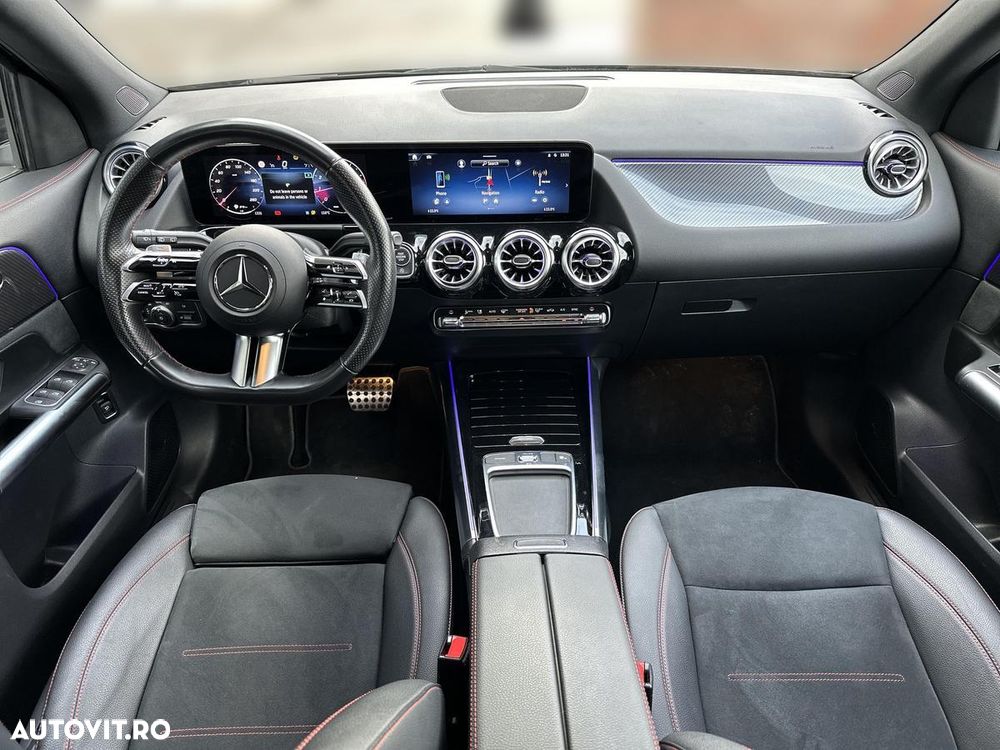 Mercedes-Benz GLA - 11