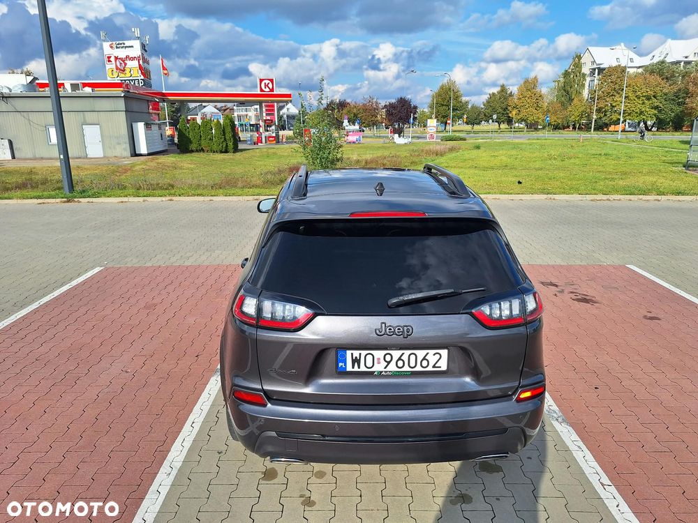Jeep Cherokee - 4