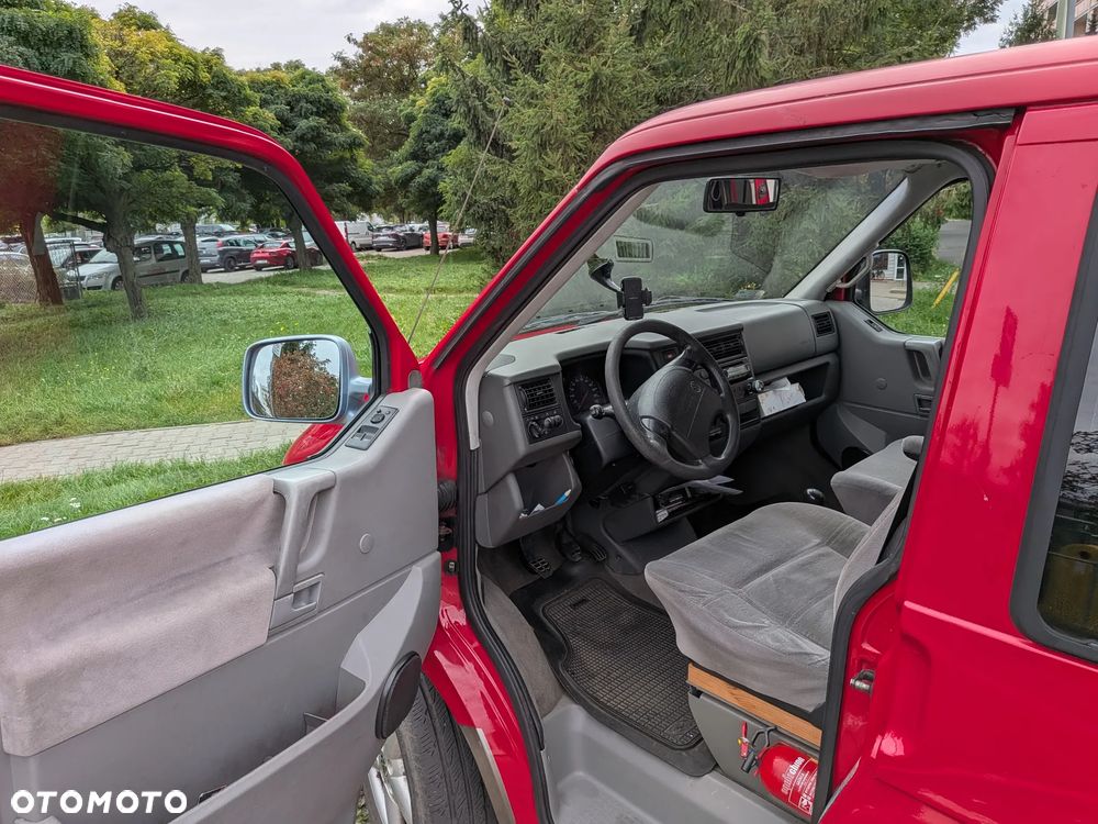 Volkswagen Multivan - 16