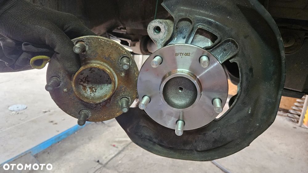 Lexus IS 300h Elegance - 21