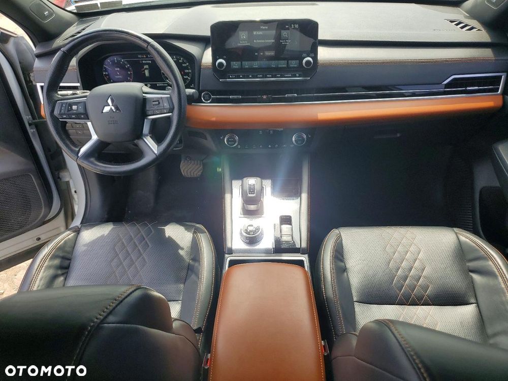 Mitsubishi Outlander - 7