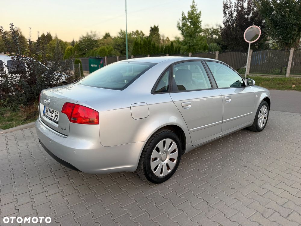 Audi A4 Limousine - 12
