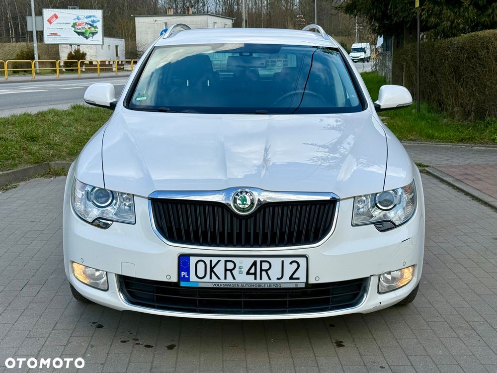 Skoda Superb 2.0 TSI DSG Exclusive - 2