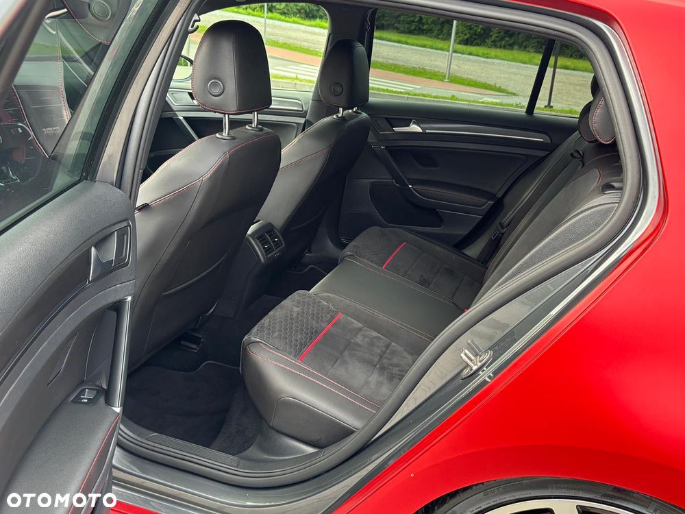 Volkswagen Golf GTI (BlueMotion Technology) DSG Performance - 11