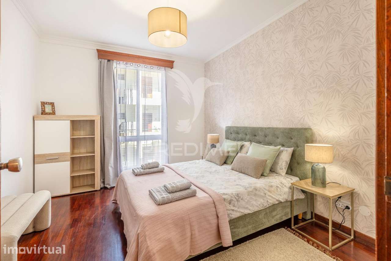 Apartamento T2 no Centro do Caniço – Mobilado, com Garagem e Licenç... - Grande imagem: 3/32