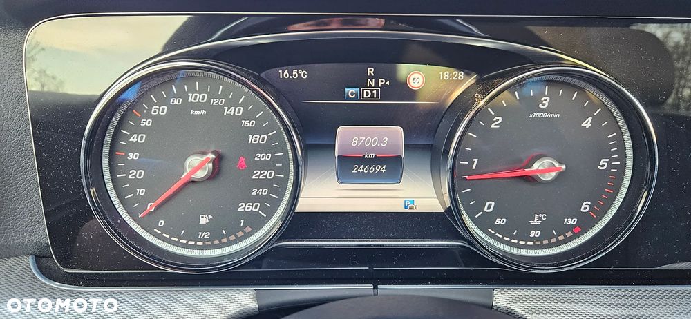 Mercedes-Benz Klasa E 220 d 9G-TRONIC Avantgarde - 24