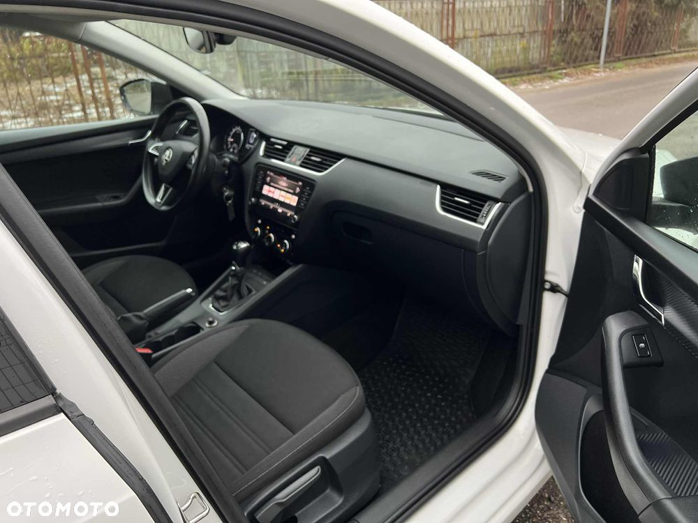 Skoda Octavia 2.0 TDI SCR Style DSG - 6