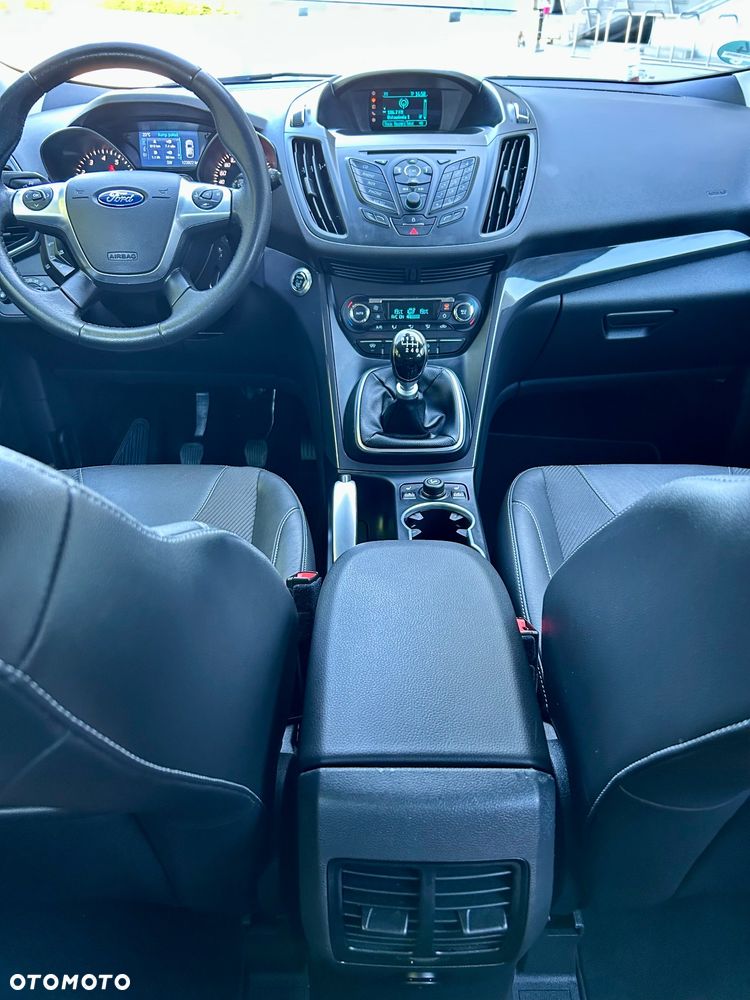 Ford Kuga 1.5 EcoBoost 2x4 Titanium - 29