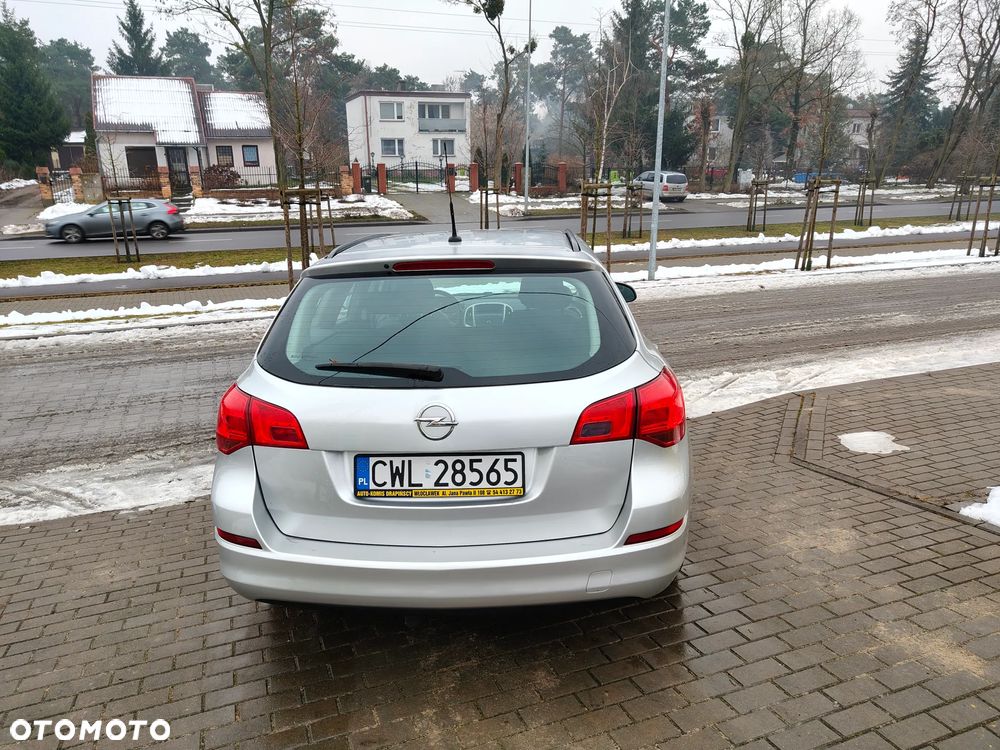 Opel Astra ver-1-4-sports-tourer - 6