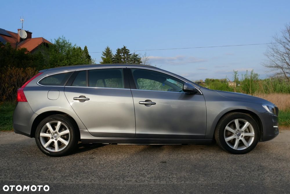 Volvo V60 D4 Geartronic Momentum - 5