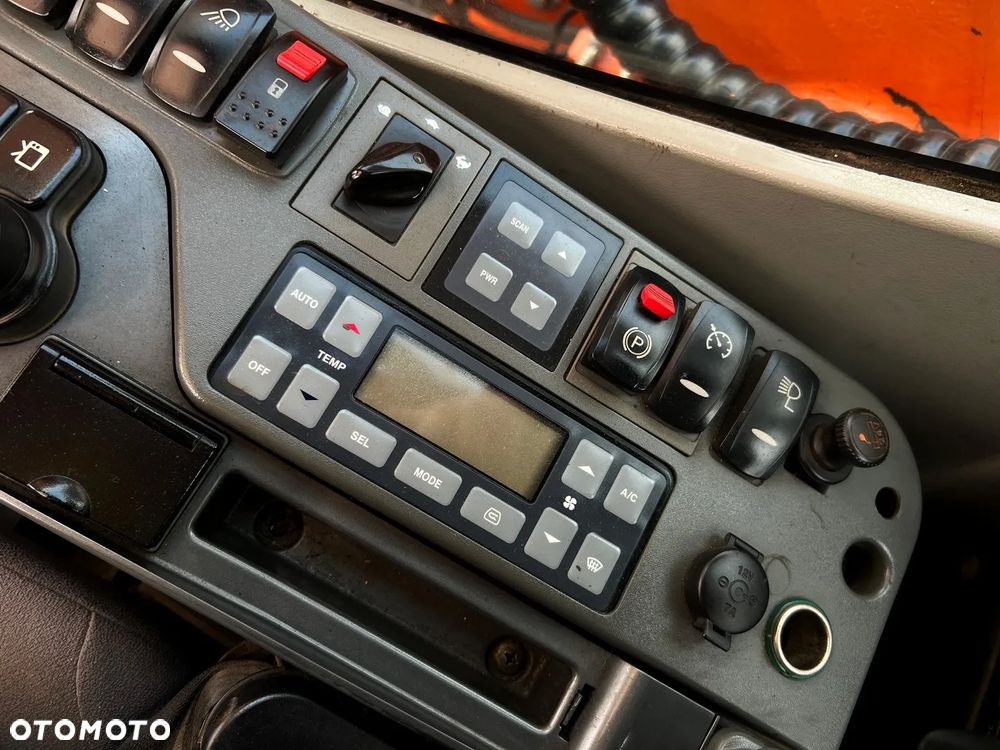 Doosan DX140W-3 - 17