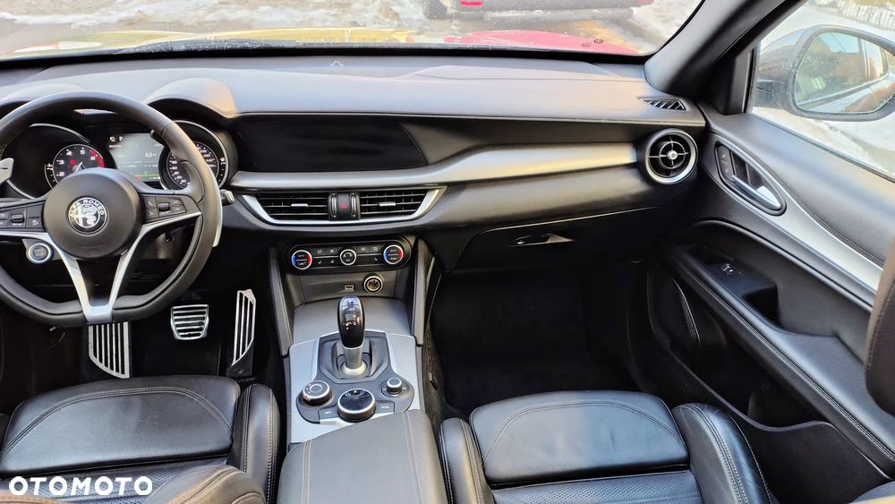 Alfa Romeo Stelvio - 14