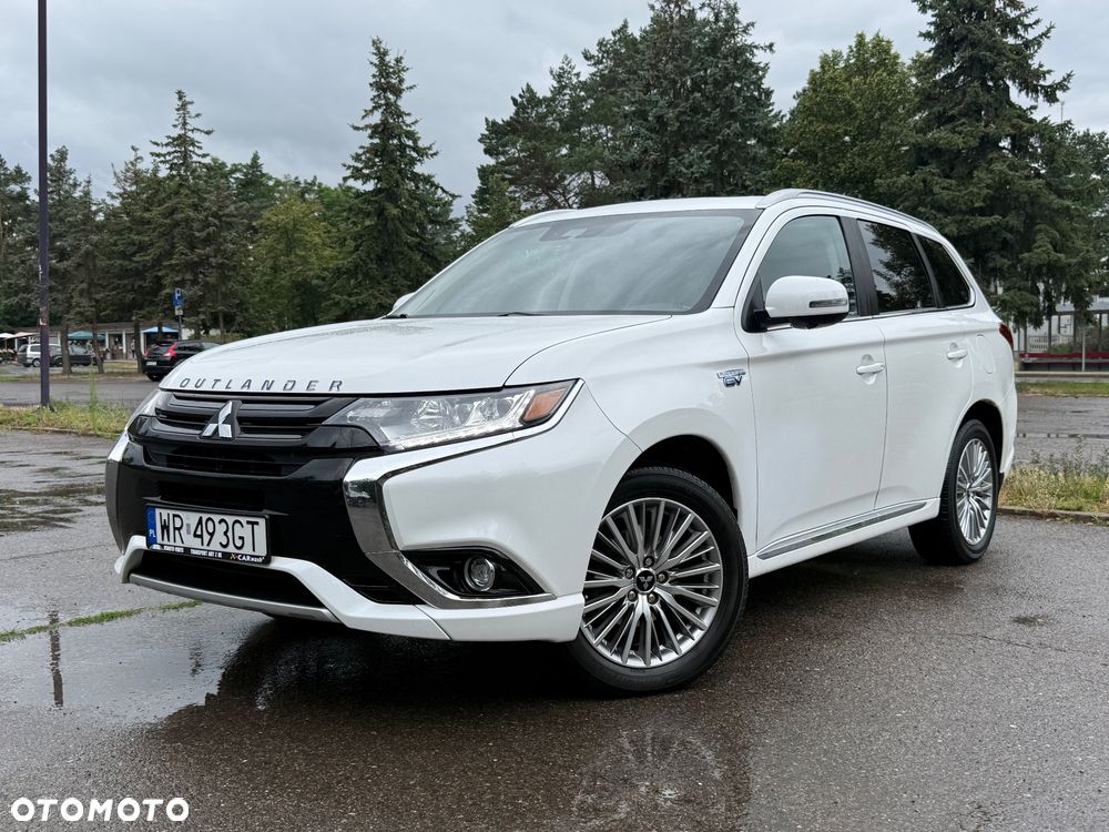 Mitsubishi Outlander 2.0 Instyle + 4WD CVT - 2