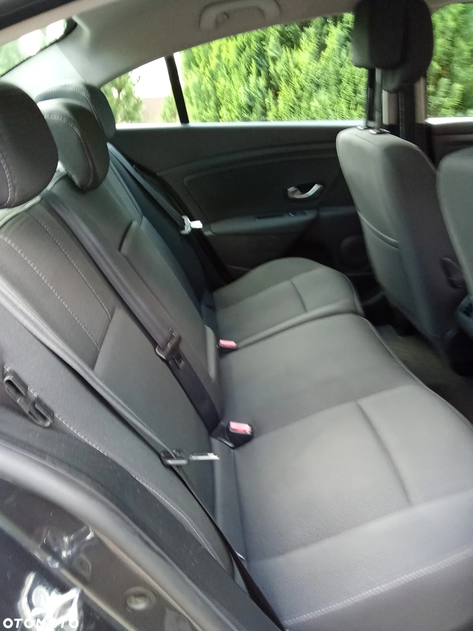Renault Fluence 1.6 16V Expression - 8