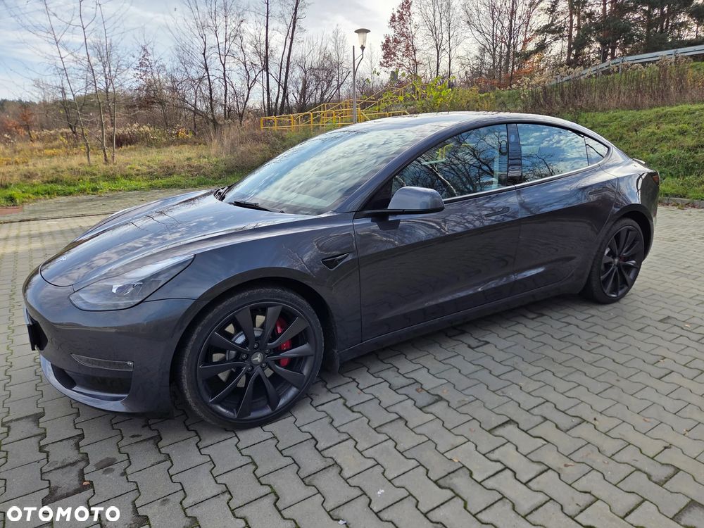 Tesla Model 3 - 3