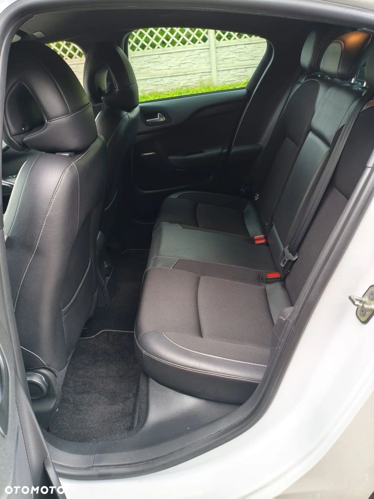 Citroën DS4 1.6 HDi SoChic - 17