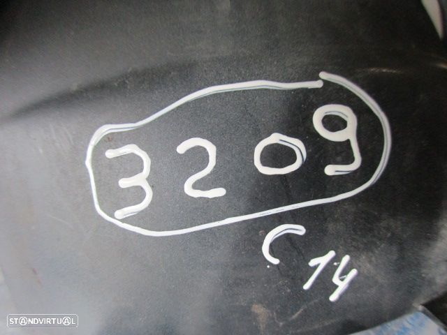 Grelha Friso 4638840231 MERCEDES W463 2002 G400CDI 250CV 5P AZUL FE PAINEL INFERIOR PC FRT DANIFICADO - 7