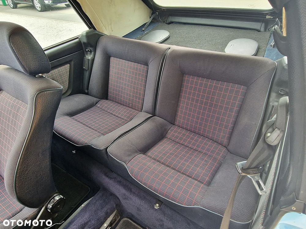 Volkswagen Golf 1.8 CL Syncro - 10