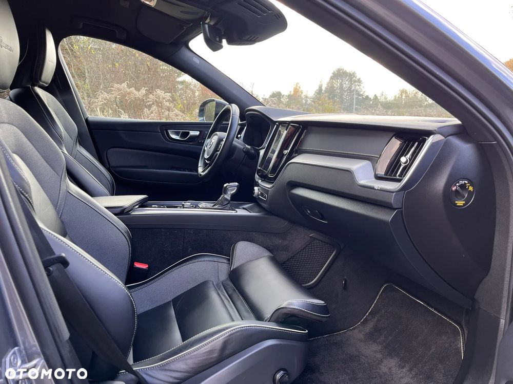 Volvo XC 60 T4 R-Design - 25