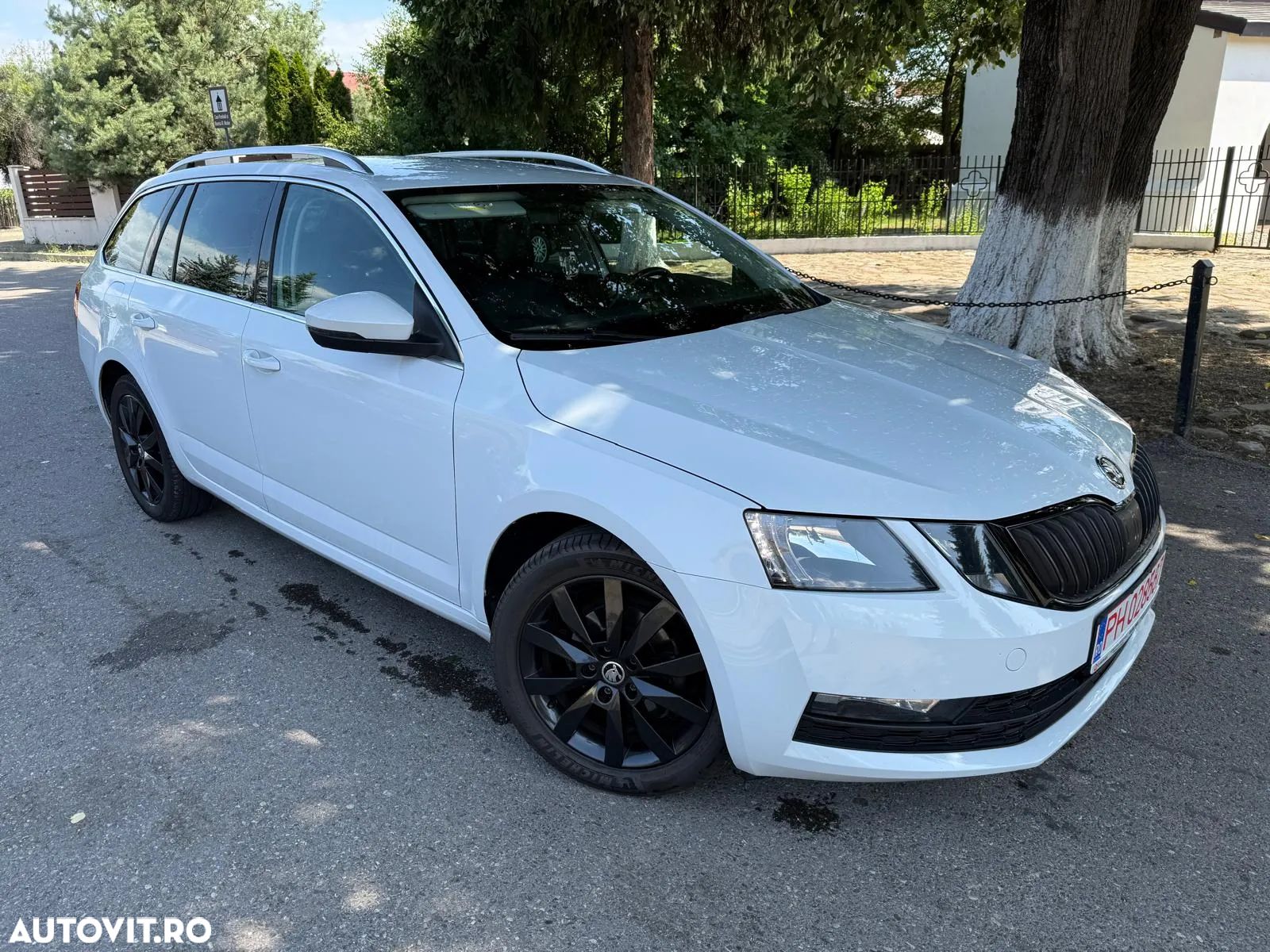 Skoda Octavia Combi Diesel 1.6 TDI Style - 1