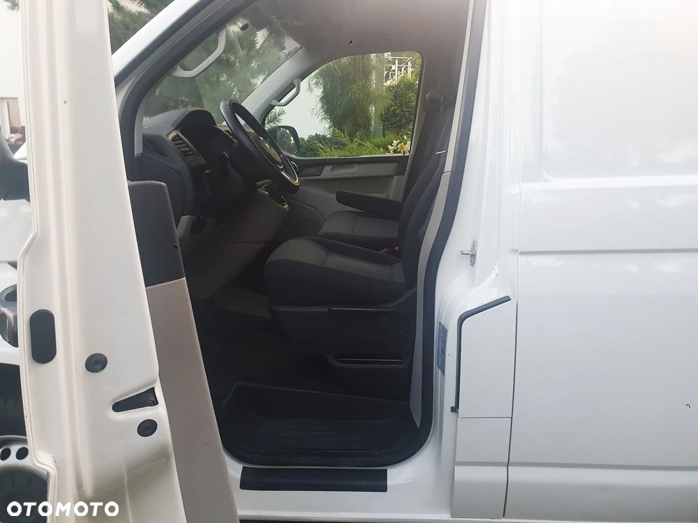 Volkswagen Transporter T6 - 12
