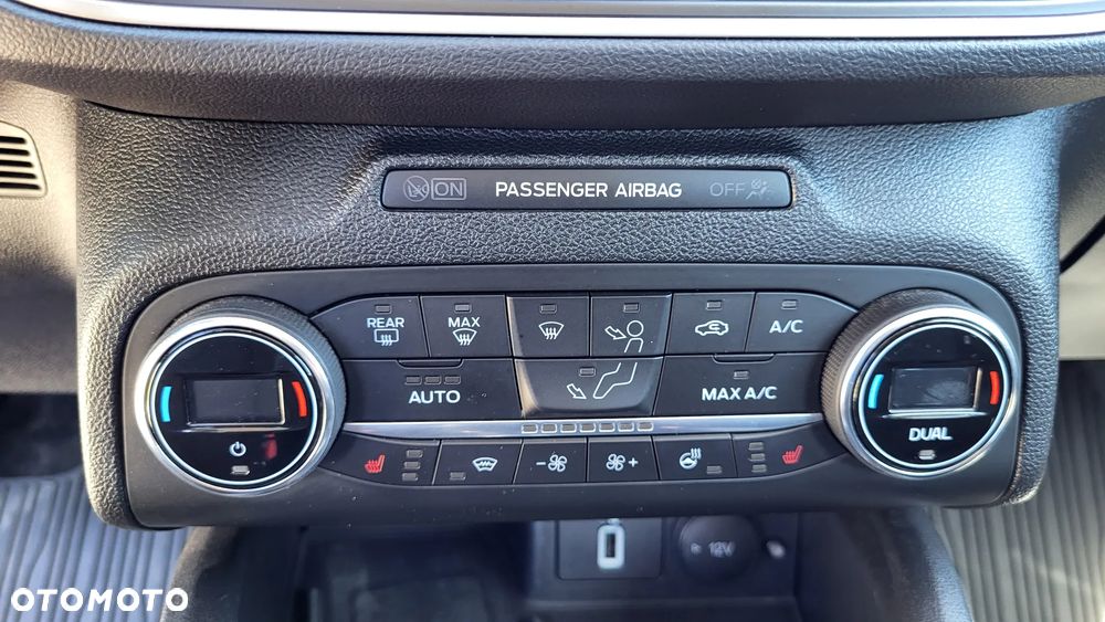 Ford Focus 1.5 EcoBlue Connected - 23