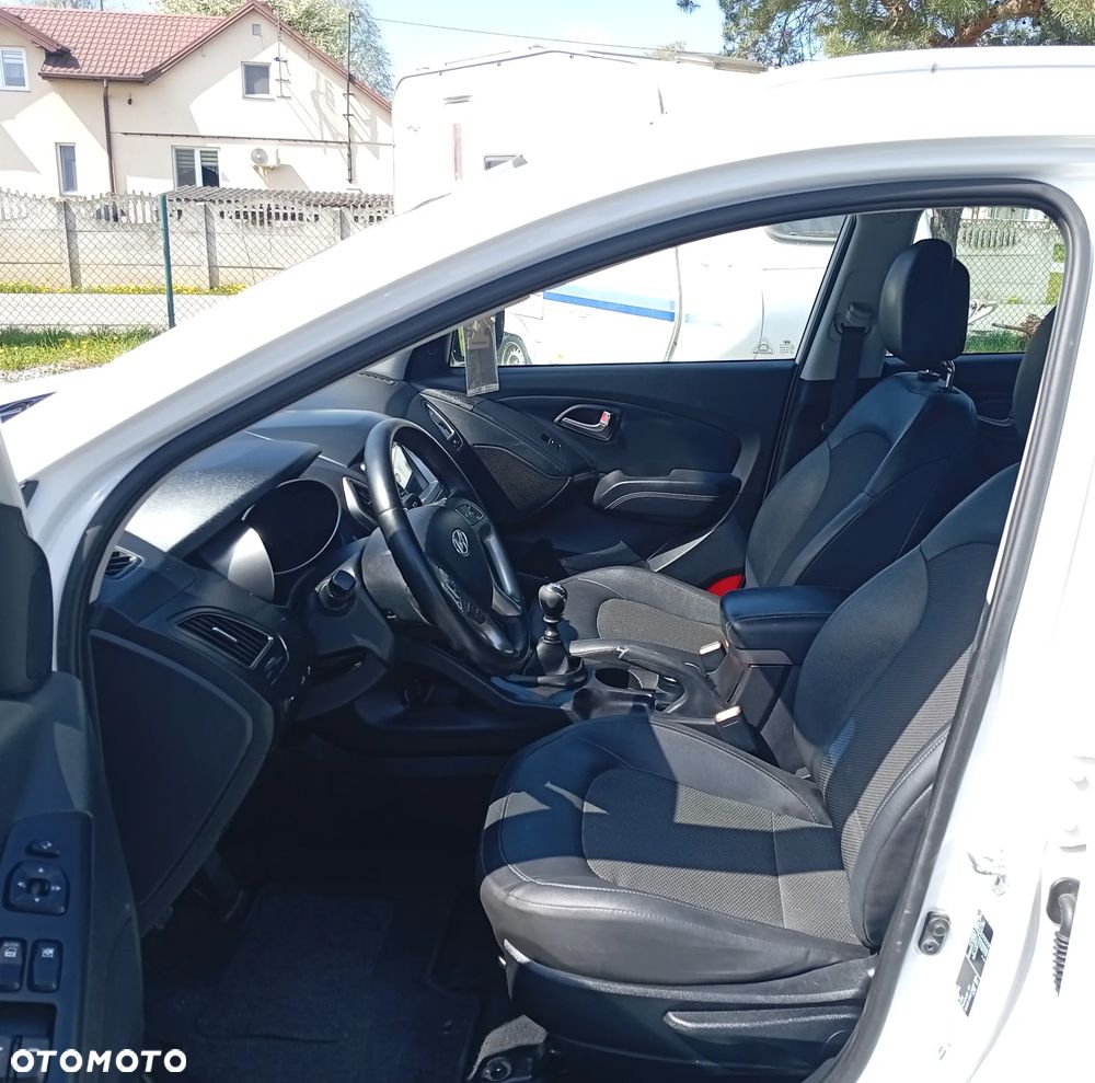 Hyundai ix35 1.6 2WD Fifa World Cup Edition - 9