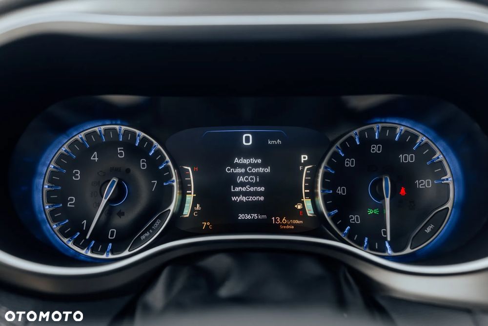 Chrysler Pacifica - 15