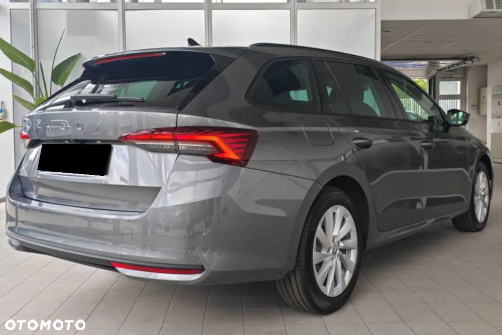 Skoda Octavia 2.0 TDI Drive Essence DSG - 9