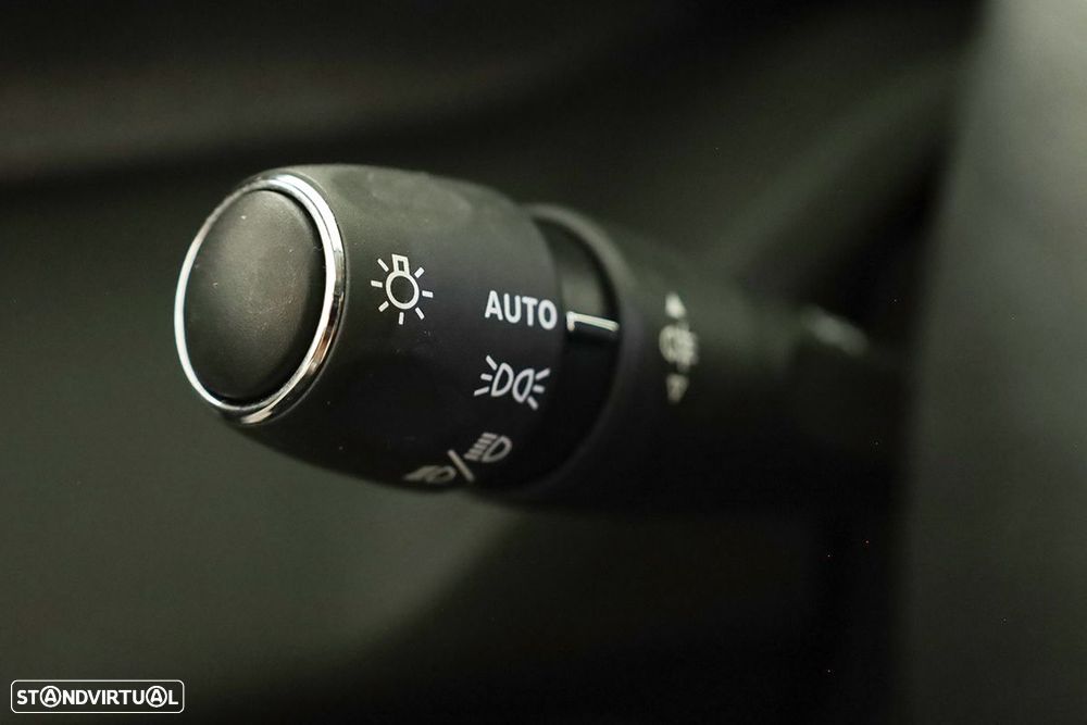 Peugeot 408 1.6 Hybrid Allure e-EAT8 - 17