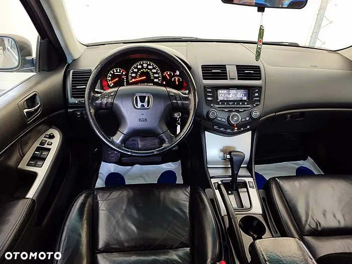 Honda Accord 3.0 V6 EX - 24