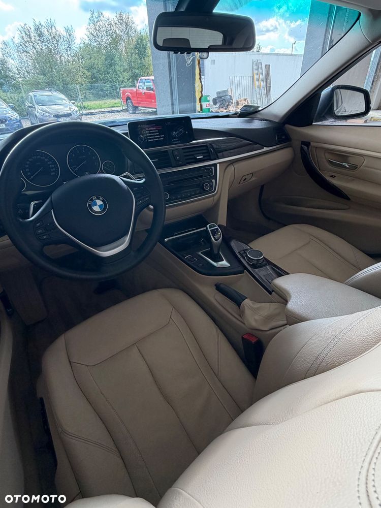 BMW Seria 3 328i xDrive Luxury Line - 28