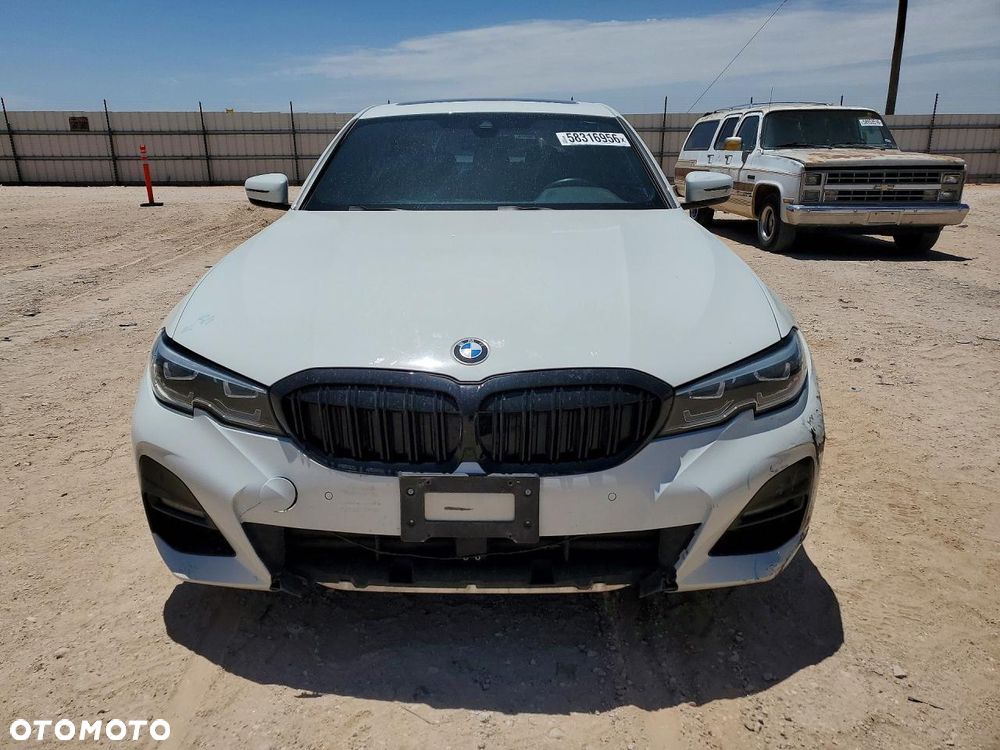 BMW Seria 3 330i M Sport - 6